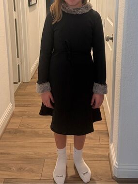 Hope & Henry Black Faux-Fur Trim Girls' Dress size 10-12